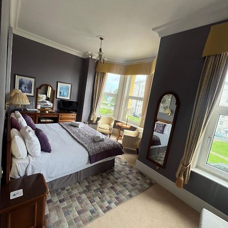 17 Wilmington Square Bed & Breakfast Истборн Екстериор снимка