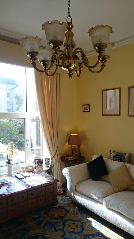 17 Wilmington Square Bed & Breakfast Истборн Екстериор снимка