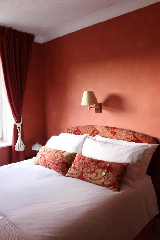 17 Wilmington Square Bed & Breakfast Истборн Стая снимка