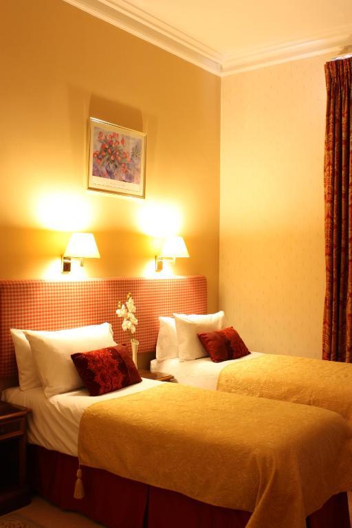 17 Wilmington Square Bed & Breakfast Истборн Стая снимка