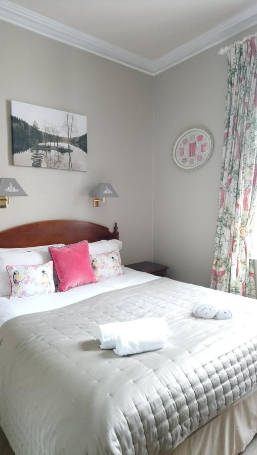 17 Wilmington Square Bed & Breakfast Истборн Екстериор снимка